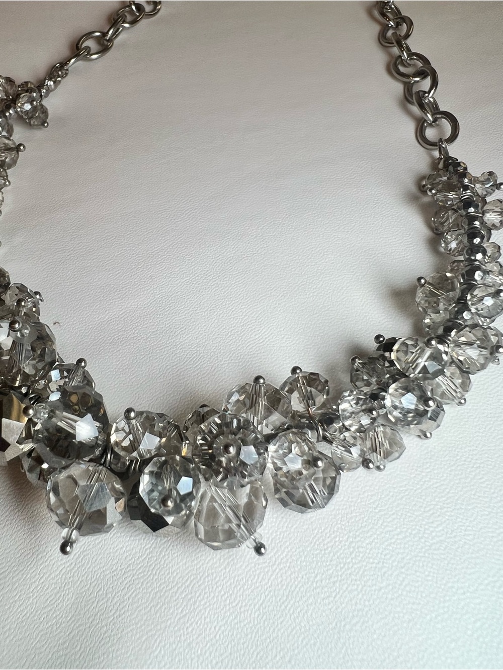 Simply Vera vera wang NWOT Silver chunky dense smokey crystal glass necklace - Picture 8 of 9